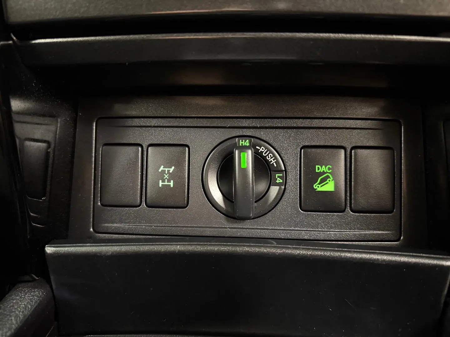 2015 Toyota Landcruiser Prado Gallery Image 33