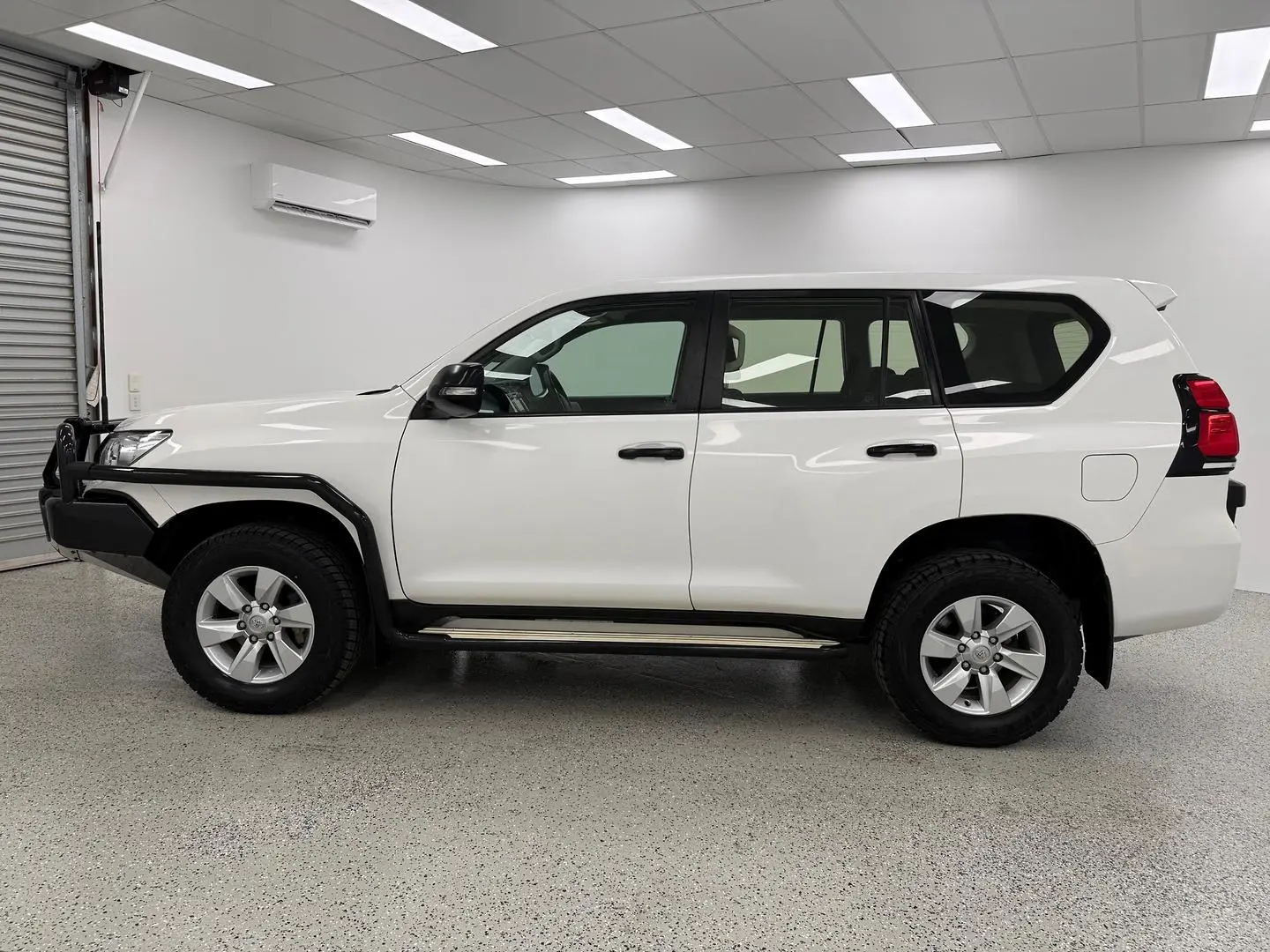 2020 Toyota Landcruiser Prado Gallery Image 6