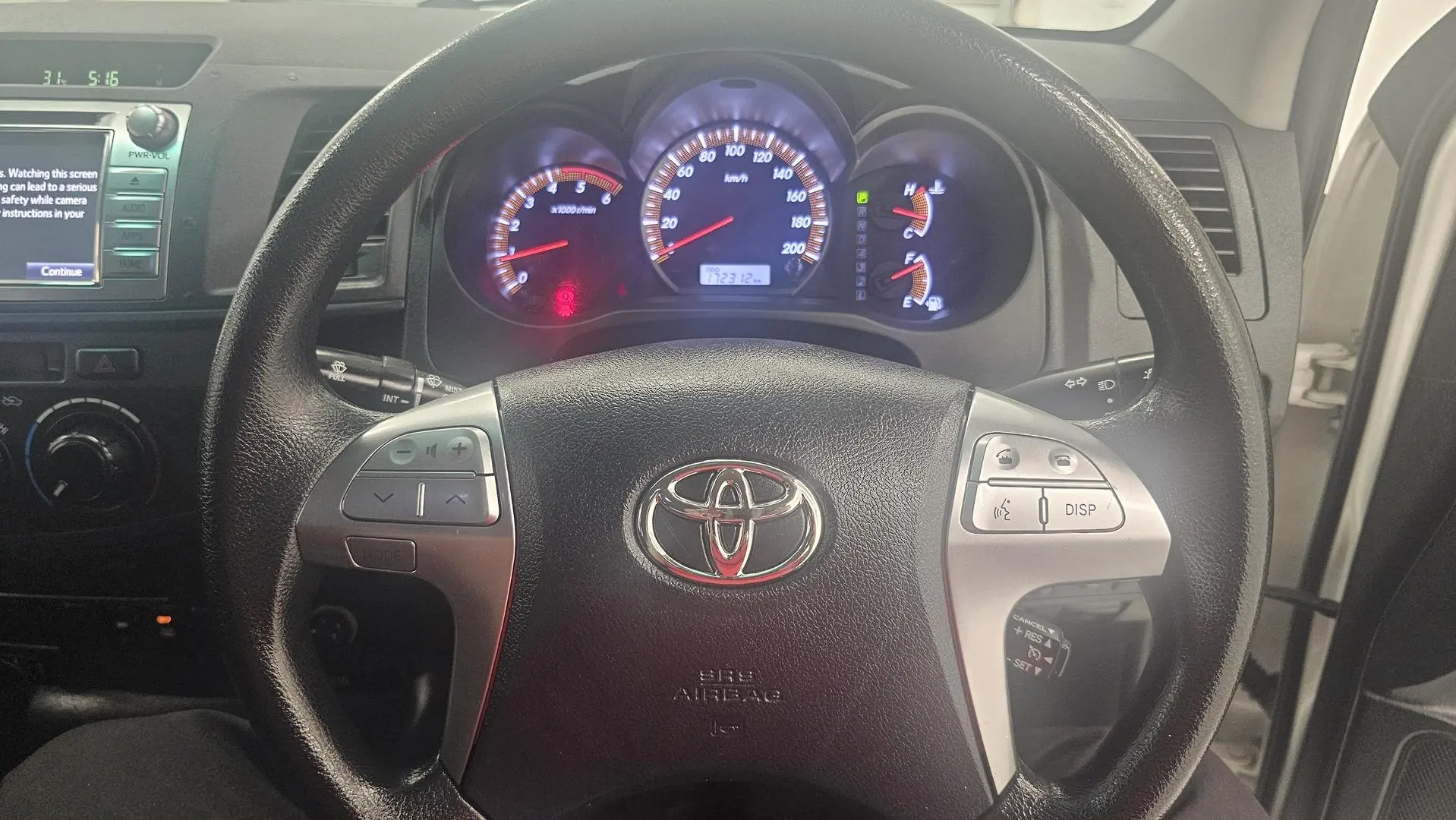 2015 Toyota Hilux Gallery Image 28