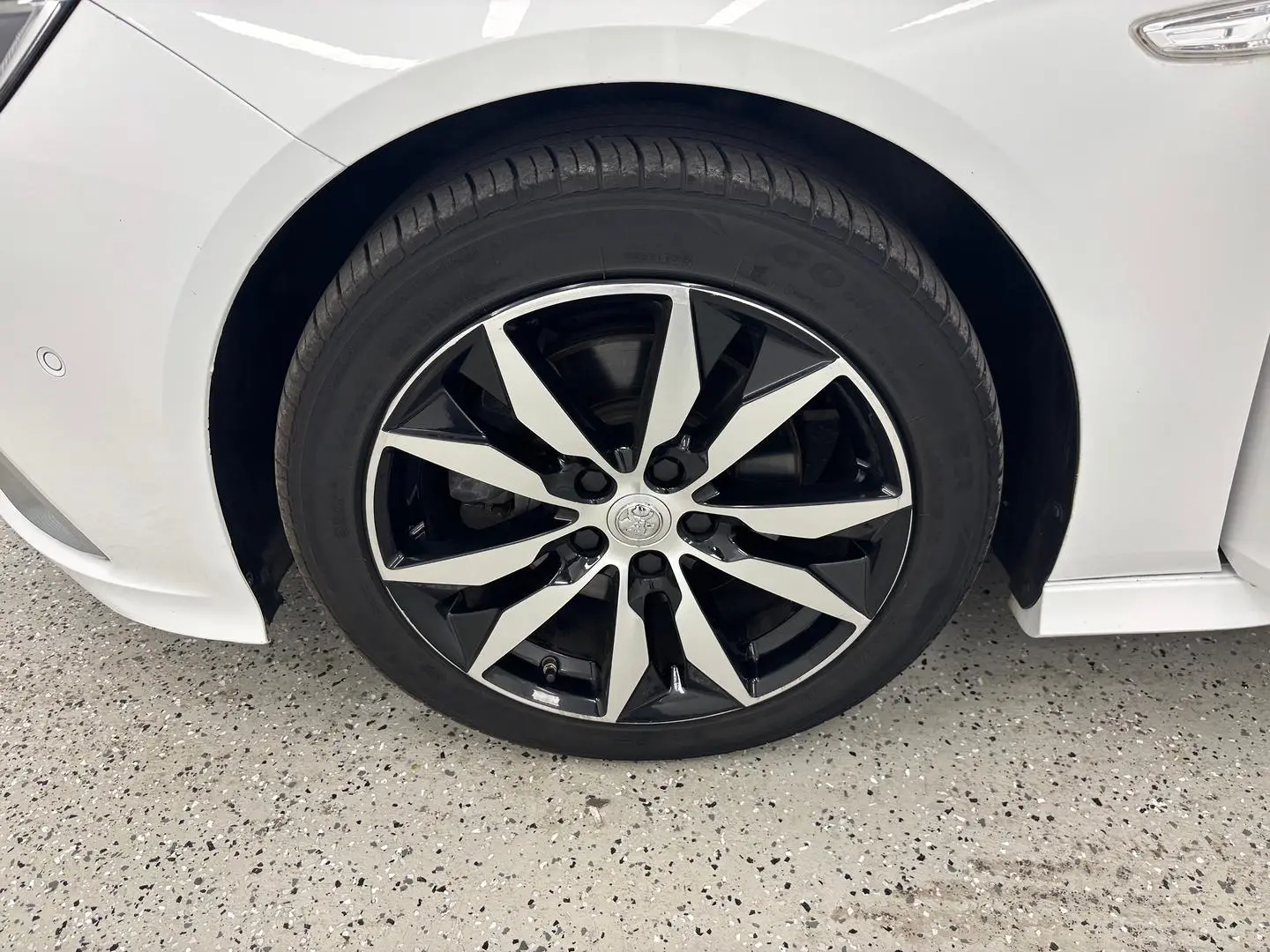 2018 Holden Commodore Gallery Image 16