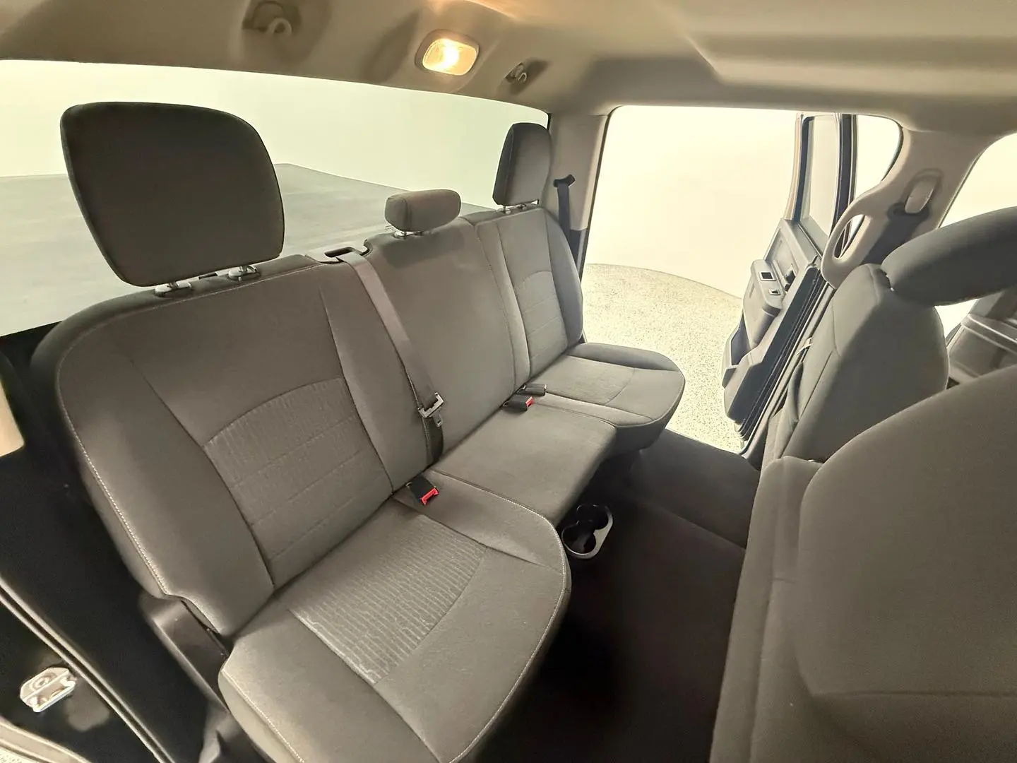 2021 RAM 1500 Gallery Image 17