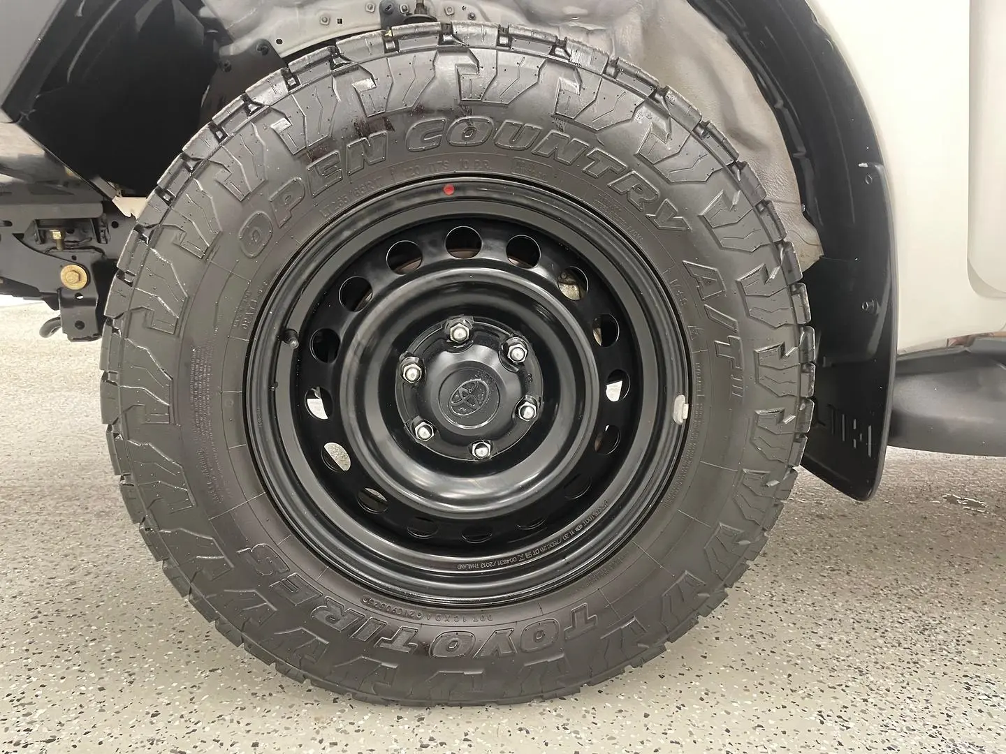 2020 Toyota Hilux Gallery Image 14