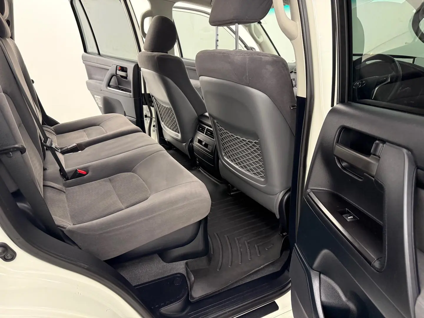 2021 Toyota Landcruiser Gallery Image 17