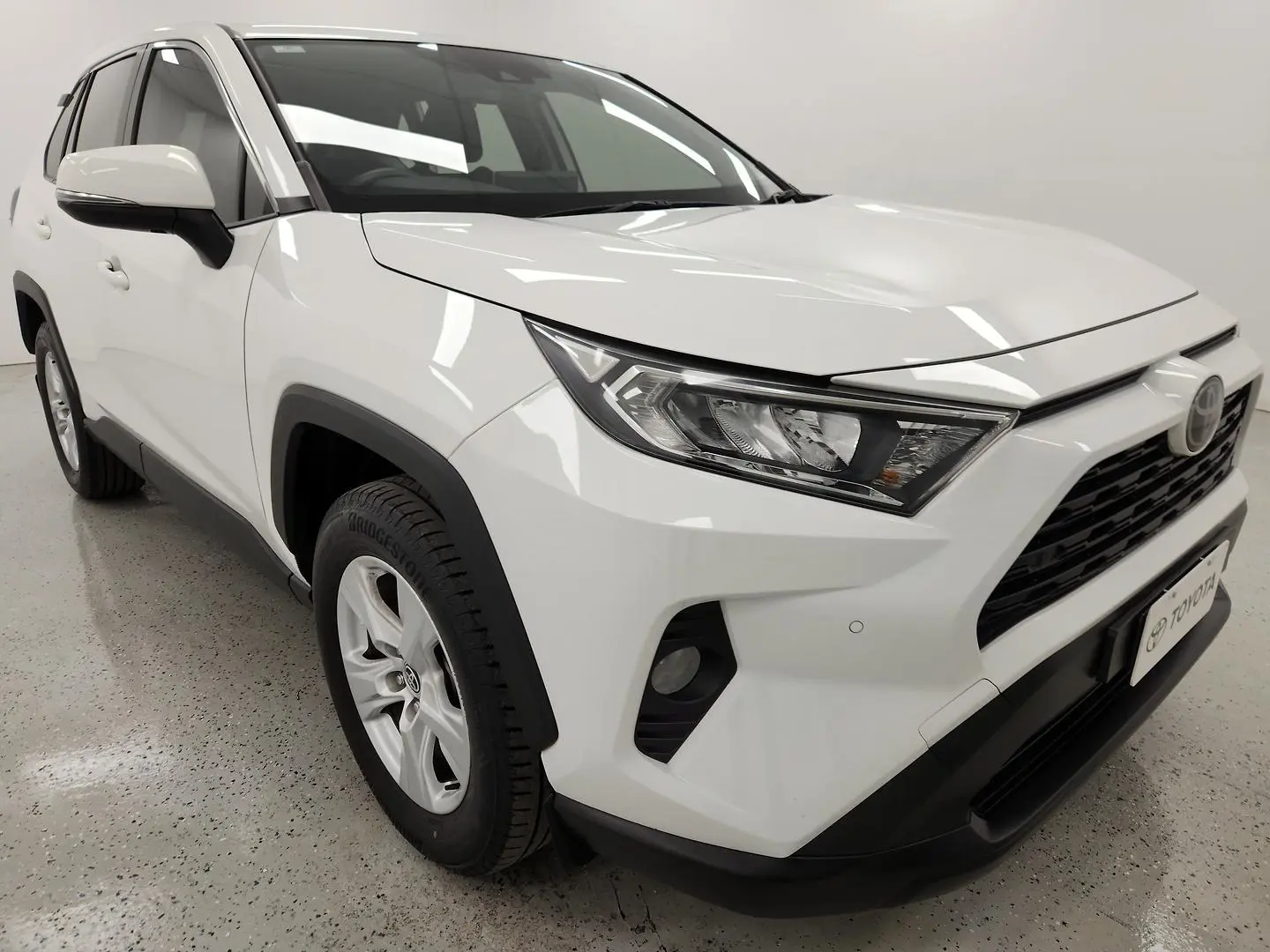 2020 Toyota RAV4 Gallery Image 1