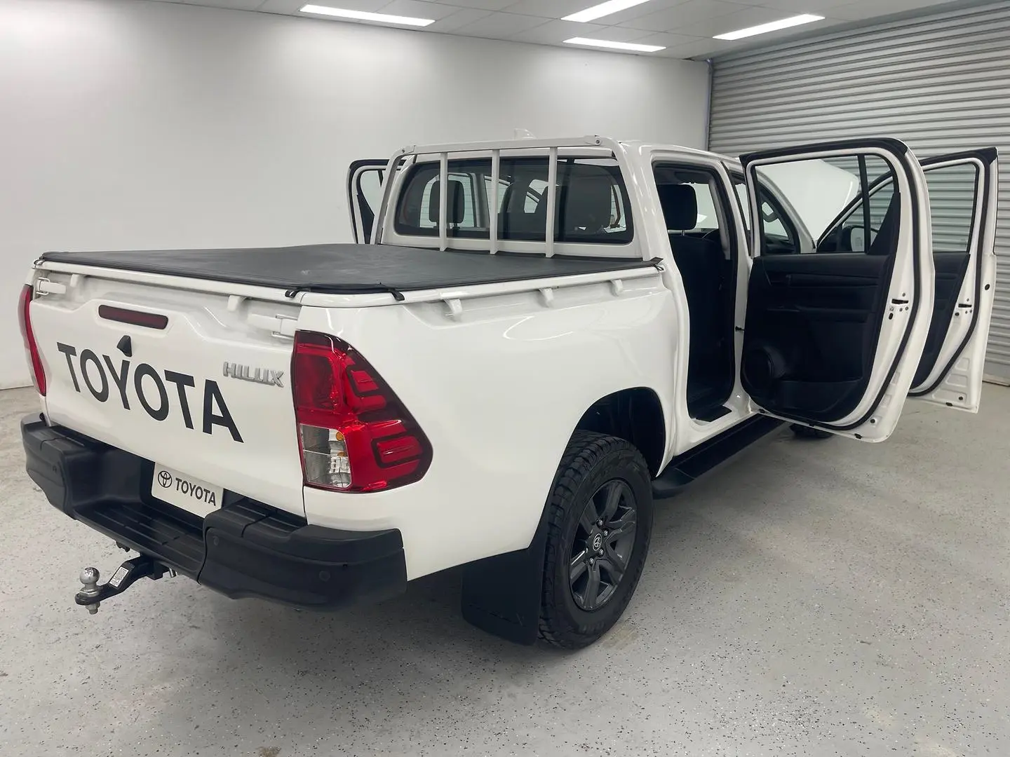 2024 Toyota Hilux Gallery Image 10