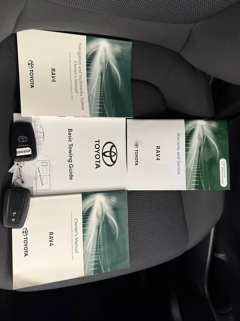 2021 Toyota RAV4 Gallery Image 34