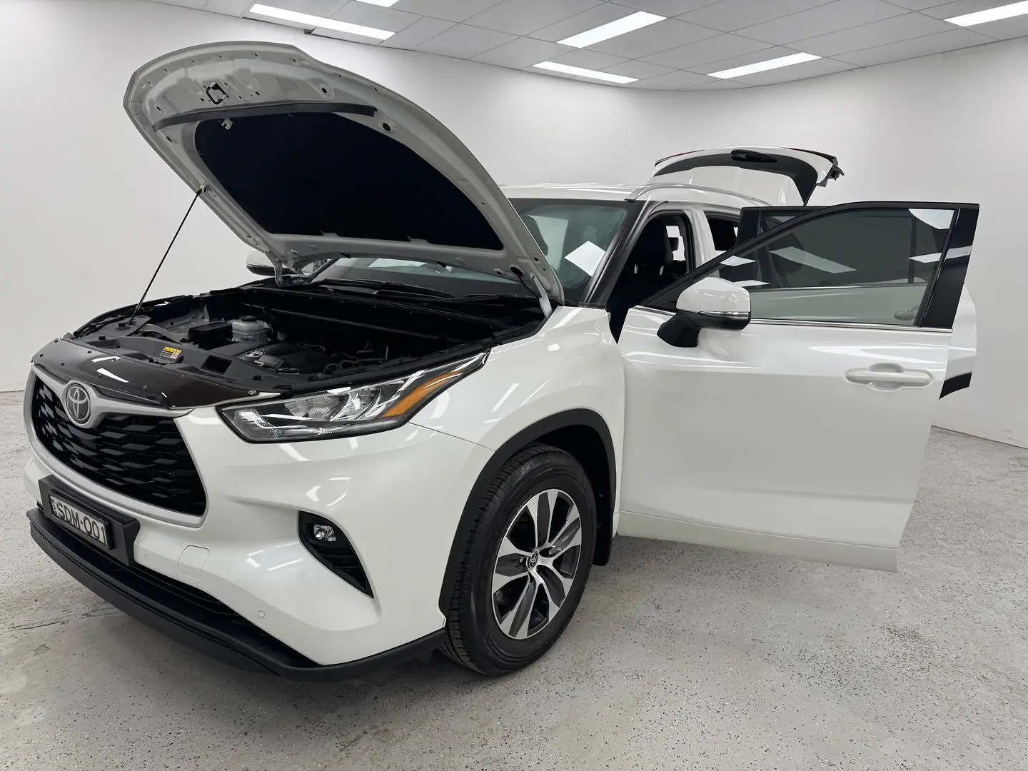 2021 Toyota Kluger Gallery Image 12