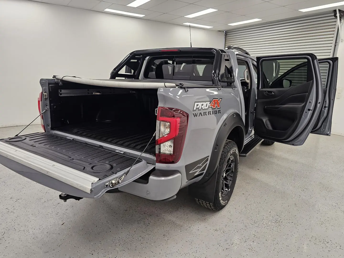 2021 Nissan Navara Gallery Image 18