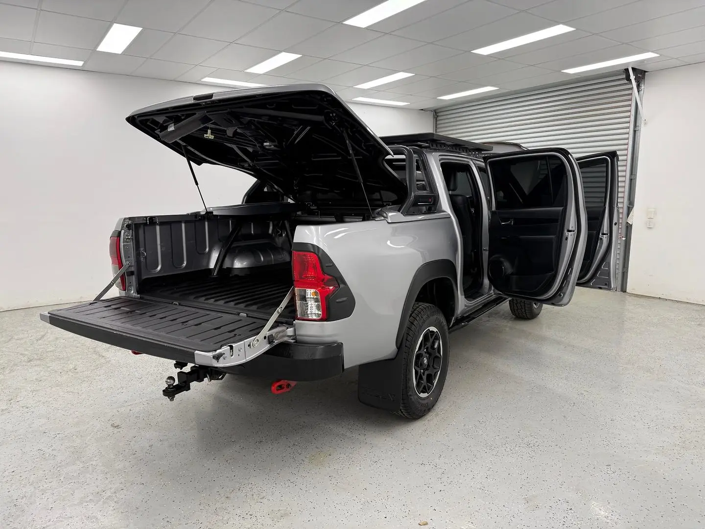 2018 Toyota Hilux Gallery Image 15