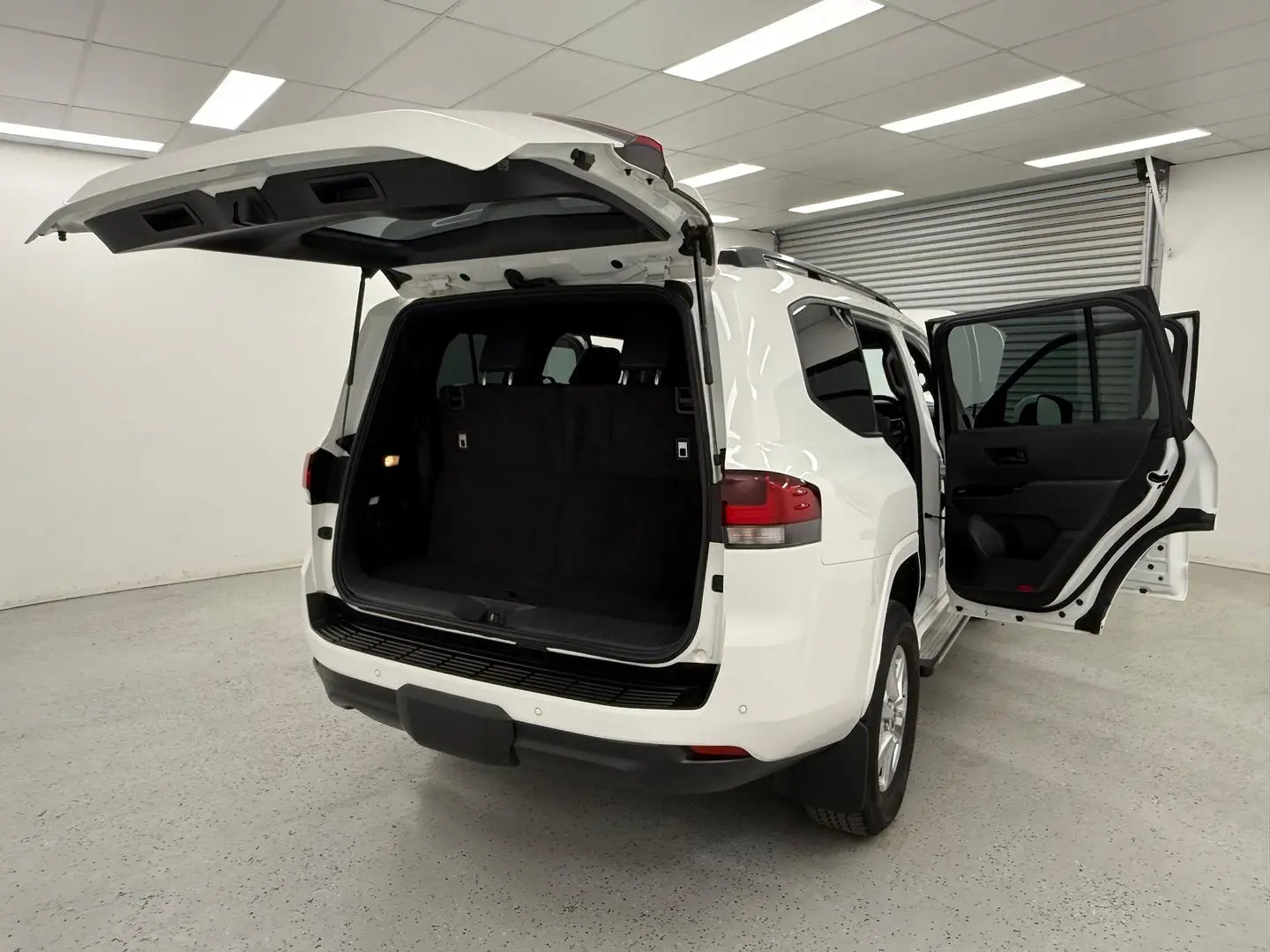 2024 Toyota Landcruiser Gallery Image 17