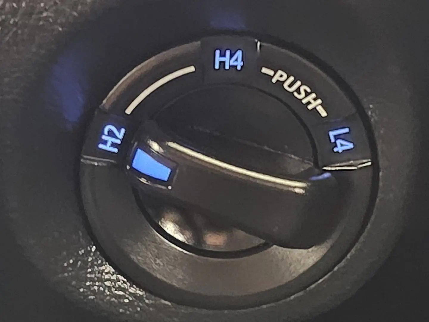 2015 Toyota Hilux Gallery Image 34