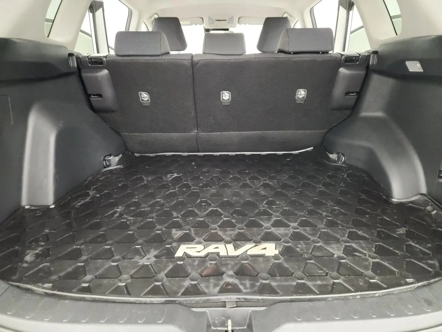 2020 Toyota RAV4 Gallery Image 20