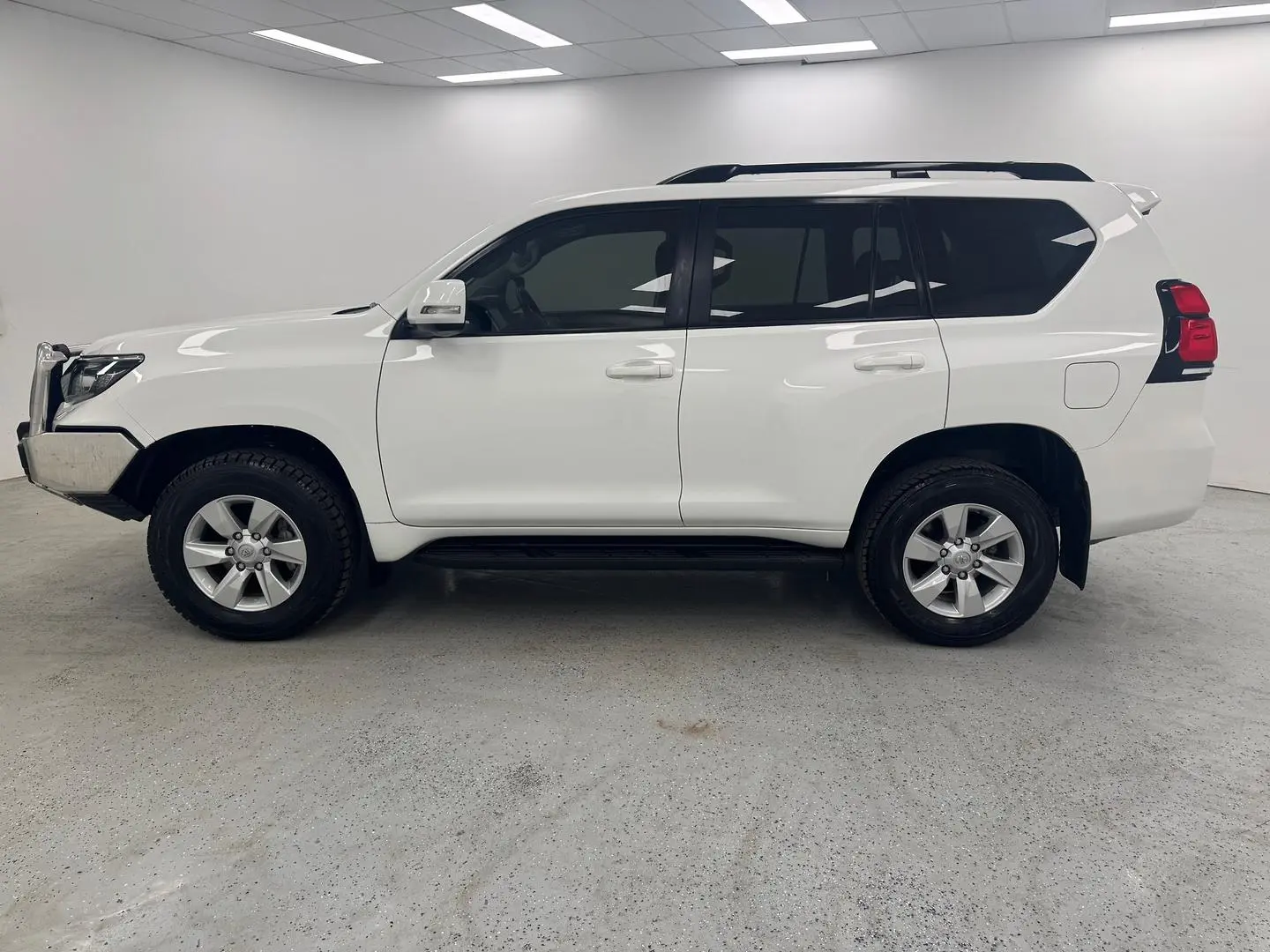 2022 Toyota Landcruiser Prado Gallery Image 5