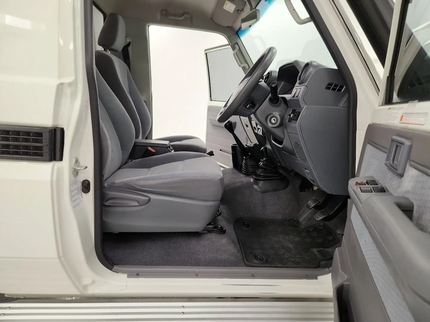 2022 Toyota Landcruiser Gallery Image 22