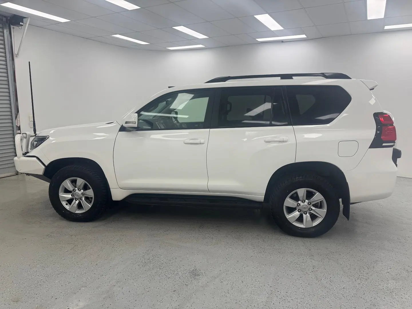 2018 Toyota Landcruiser Prado Gallery Image 5