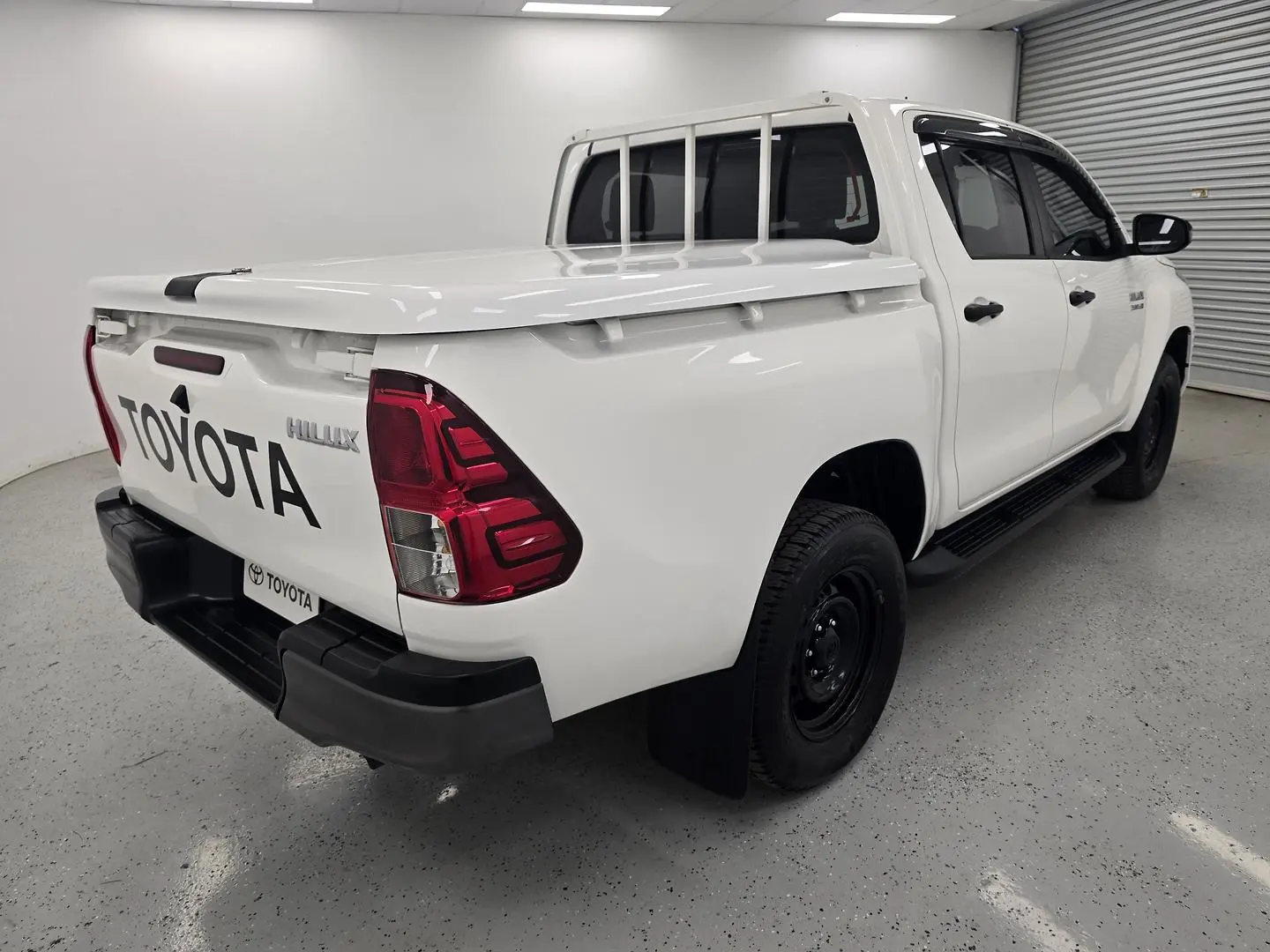 2021 Toyota Hilux Gallery Image 3