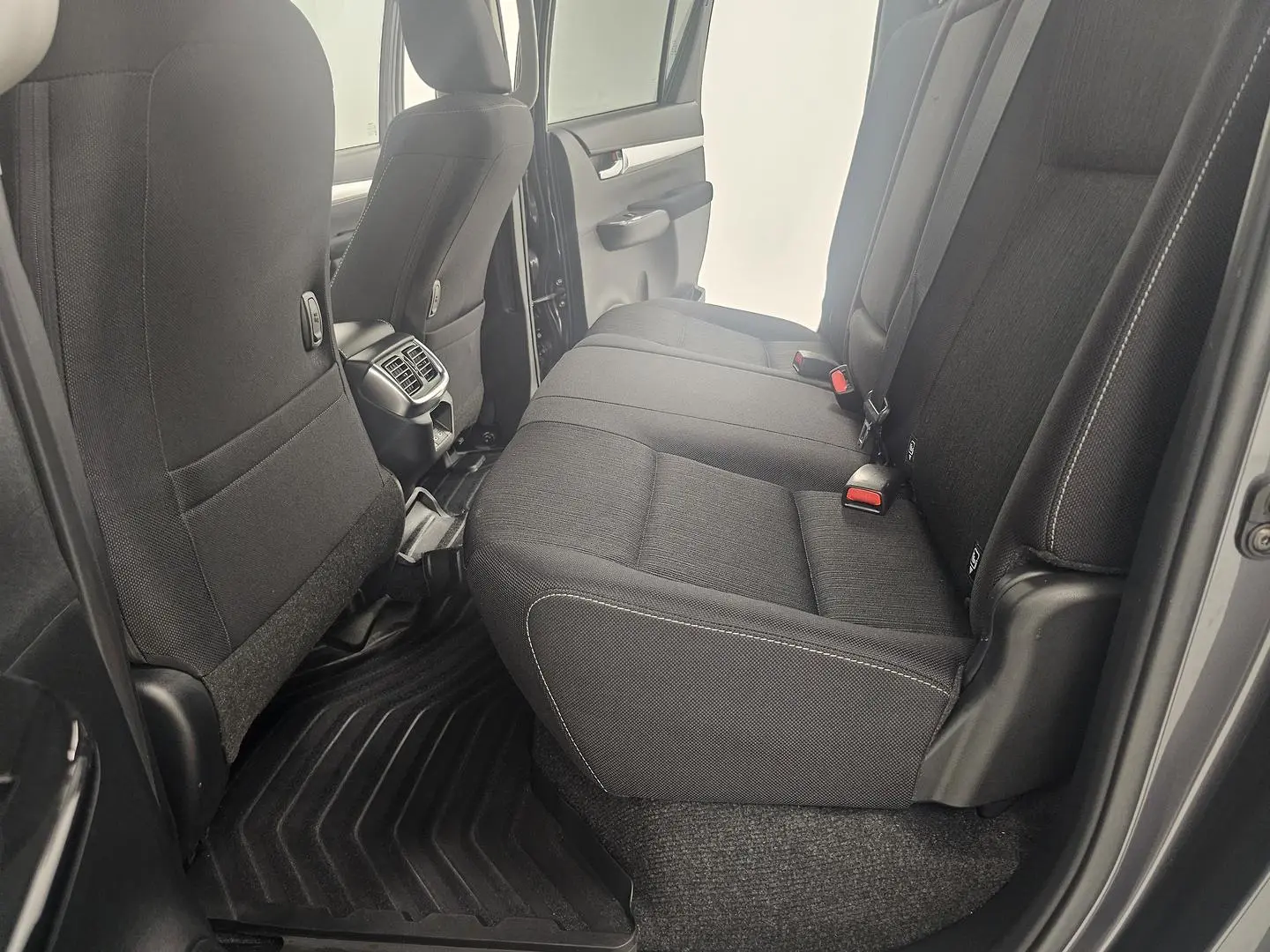 2024 Toyota Hilux Gallery Image 15