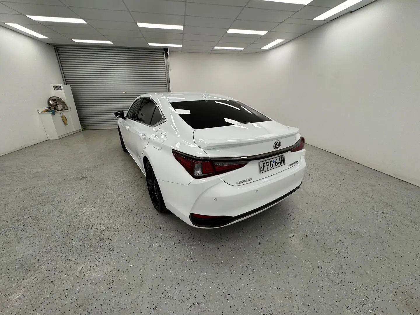 2022 Lexus ES Gallery Image 4