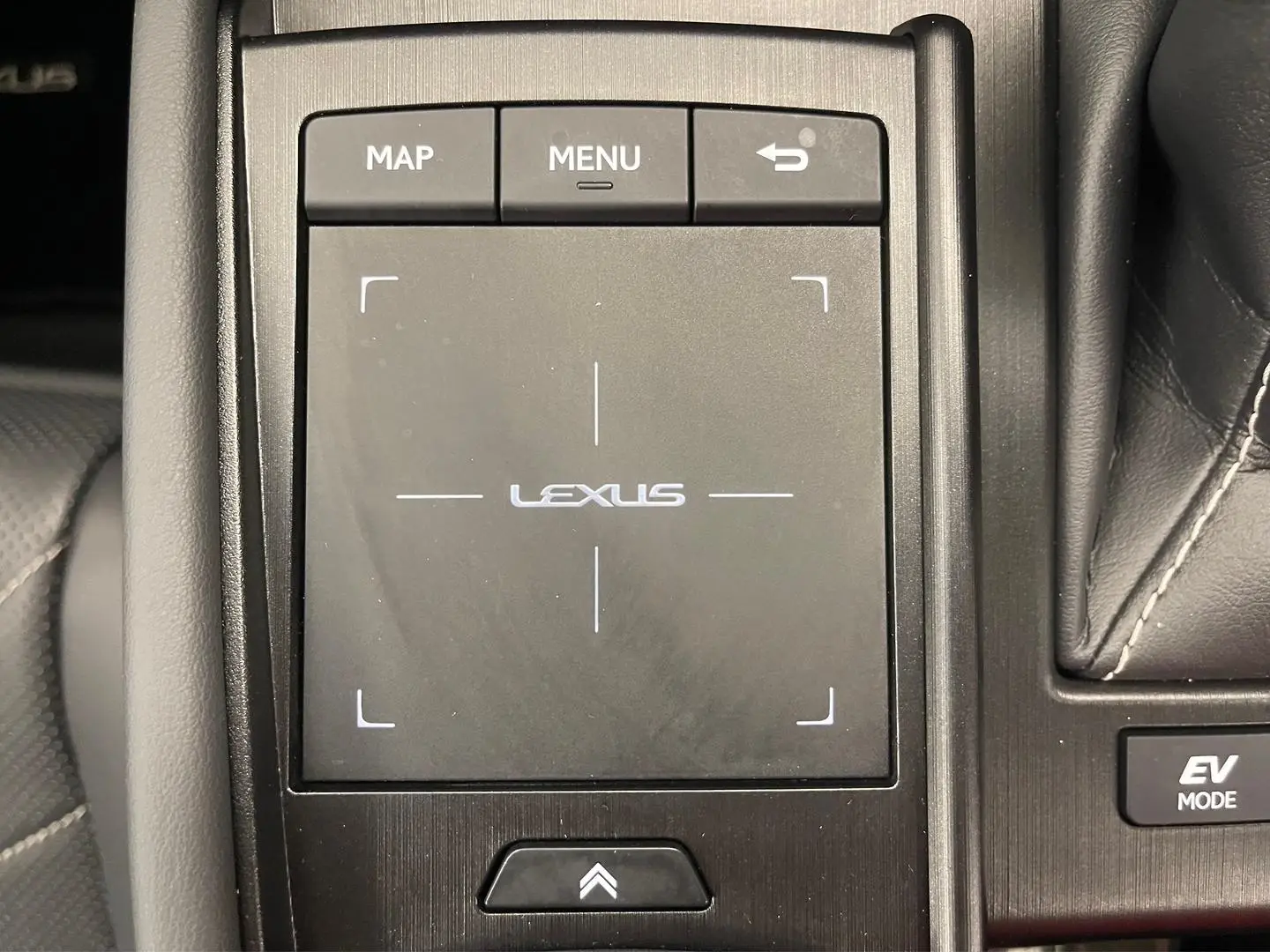 2021 Lexus ES Gallery Image 29