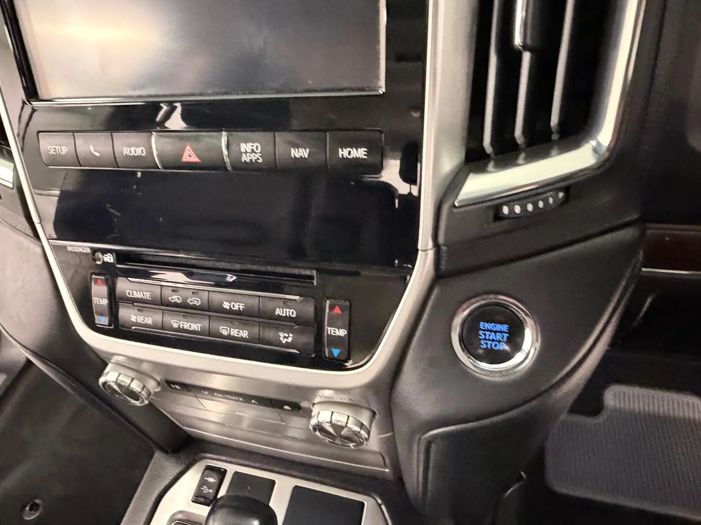 2018 Toyota Landcruiser Gallery Image 19