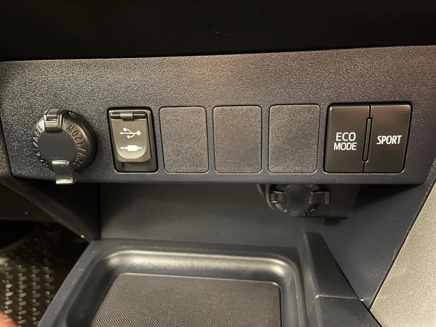 2018 Toyota RAV4 Gallery Image 27