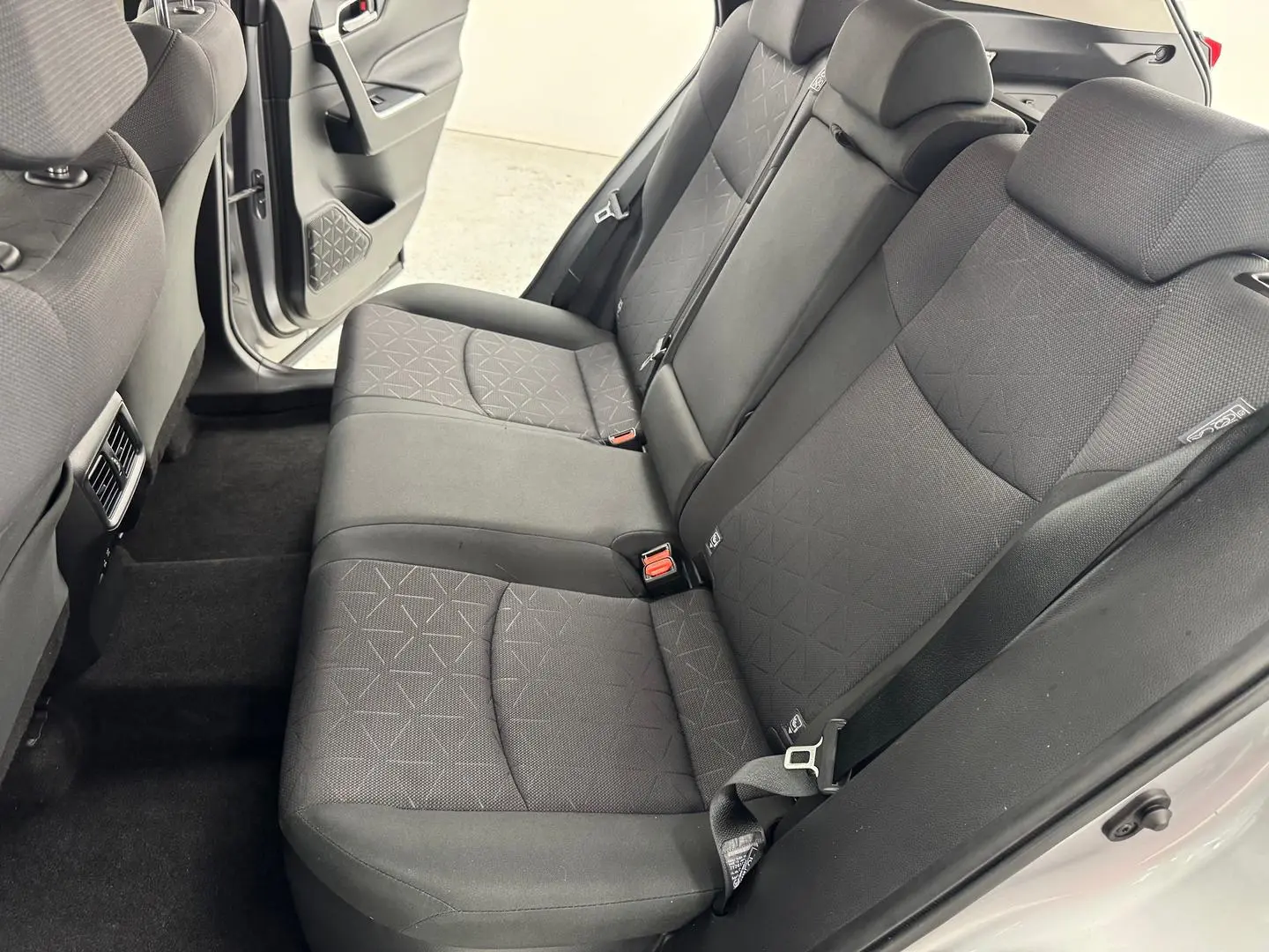 2020 Toyota RAV4 Gallery Image 28