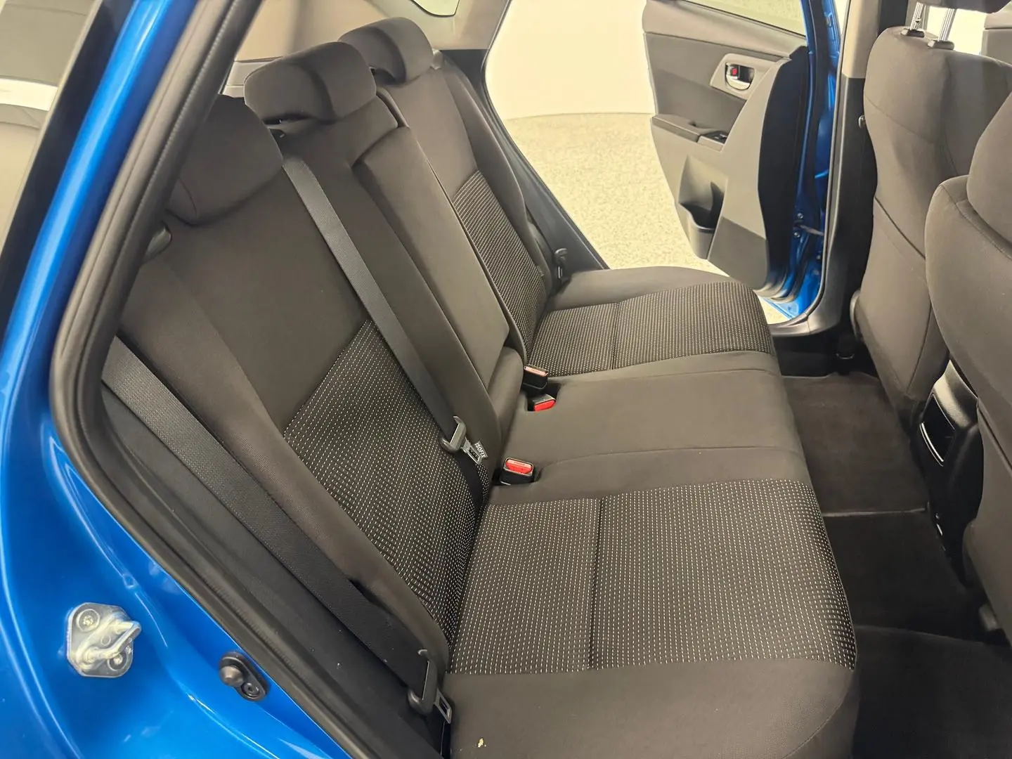 2017 Toyota Corolla Gallery Image 25