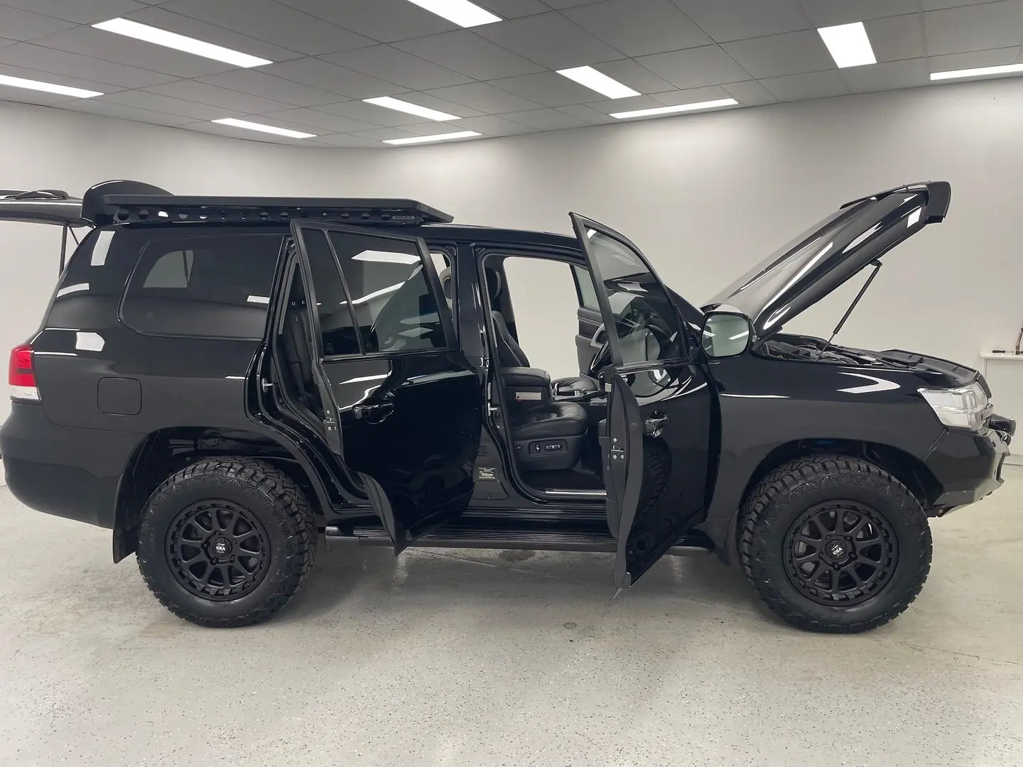 2021 Toyota Landcruiser Gallery Image 9