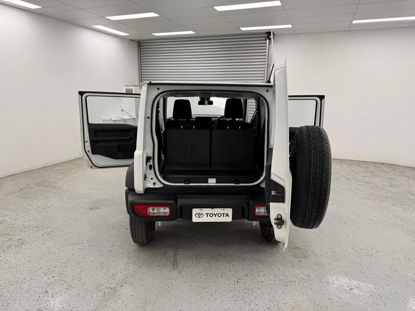 2023 Suzuki Jimny Gallery Image 12