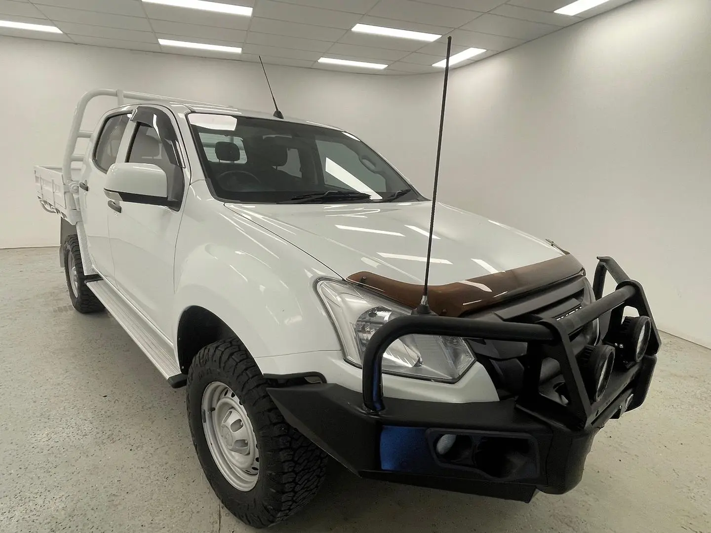 2019 Isuzu D-Max Gallery Image 1