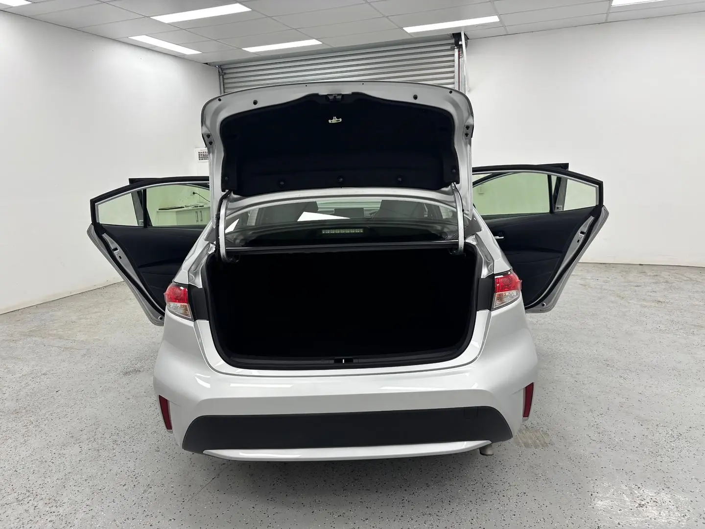 2020 Toyota Corolla Gallery Image 11