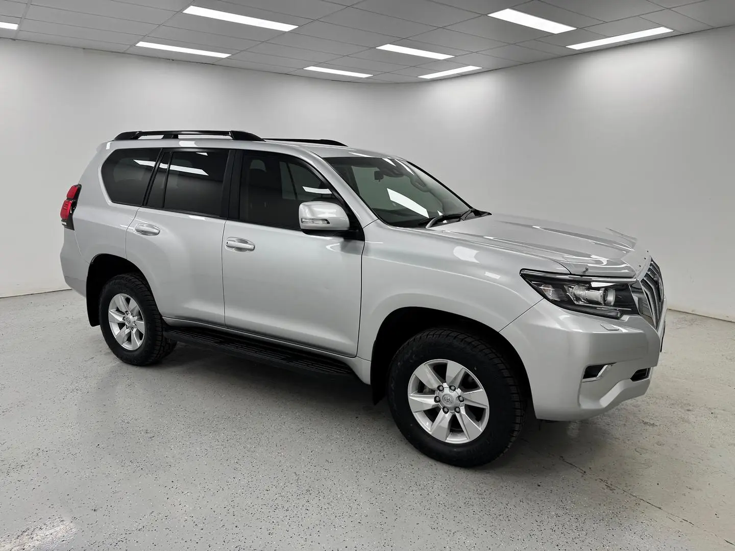 2021 Toyota Landcruiser Prado Gallery Image 2