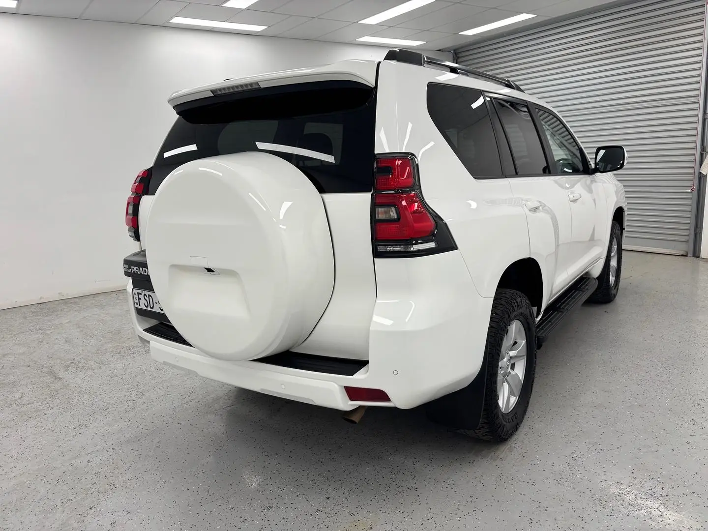 2023 Toyota Landcruiser Prado Gallery Image 3