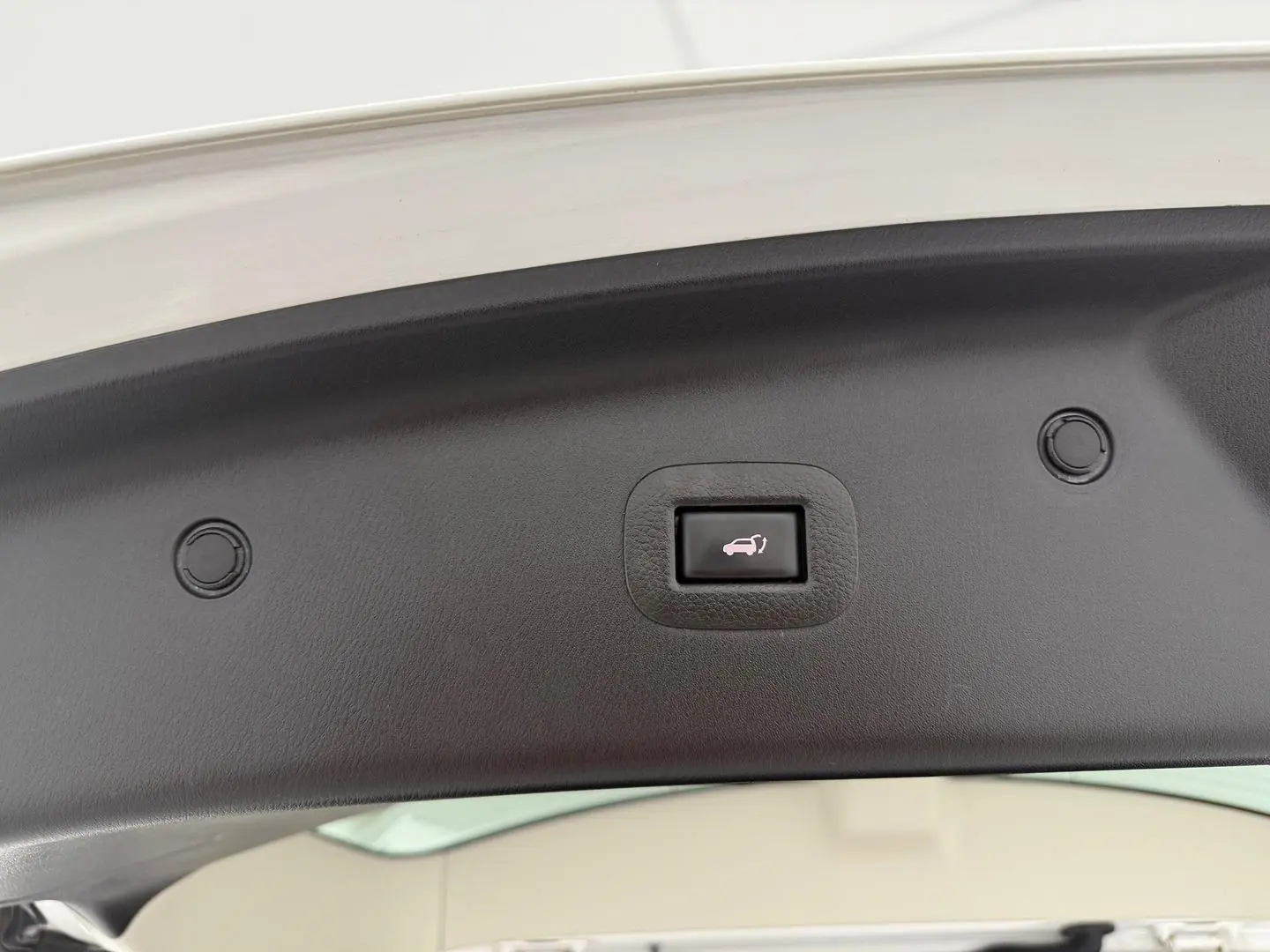 2020 Nissan Patrol Gallery Image 15