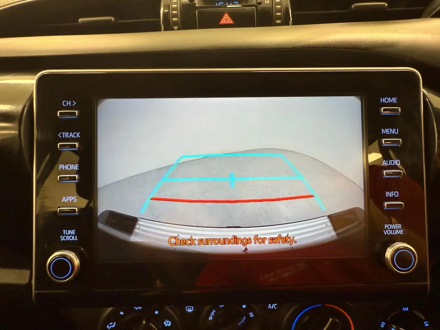 2022 Toyota Hilux Gallery Image 37