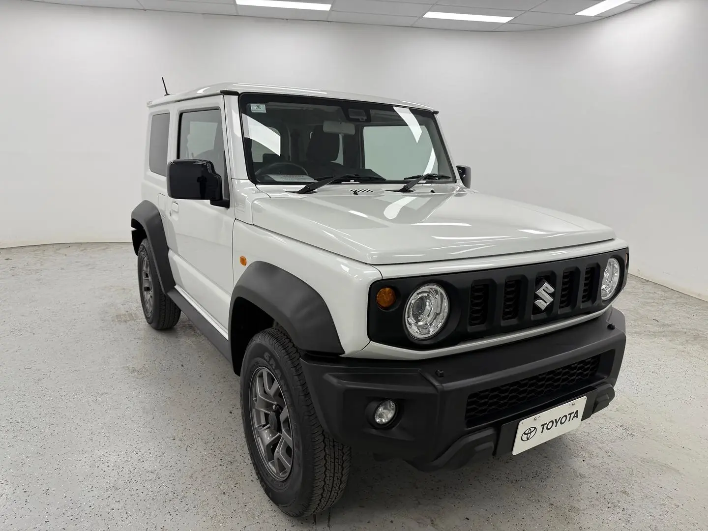 2023 Suzuki Jimny Gallery Image 1