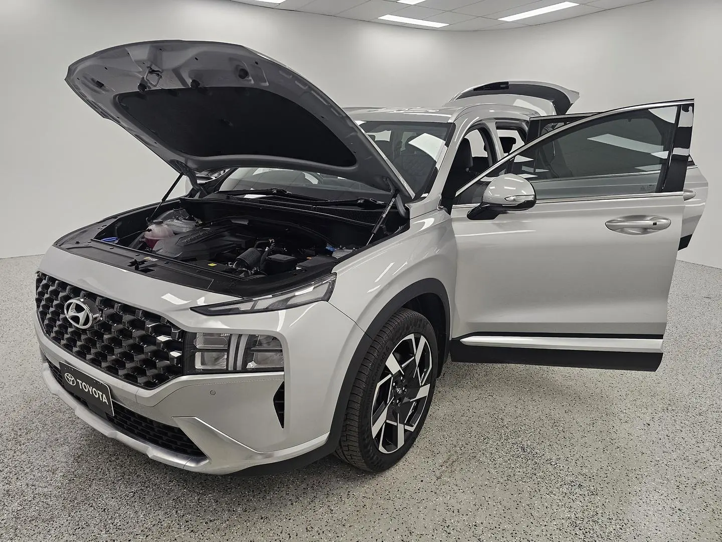 2022 Hyundai Santa Fe Gallery Image 8