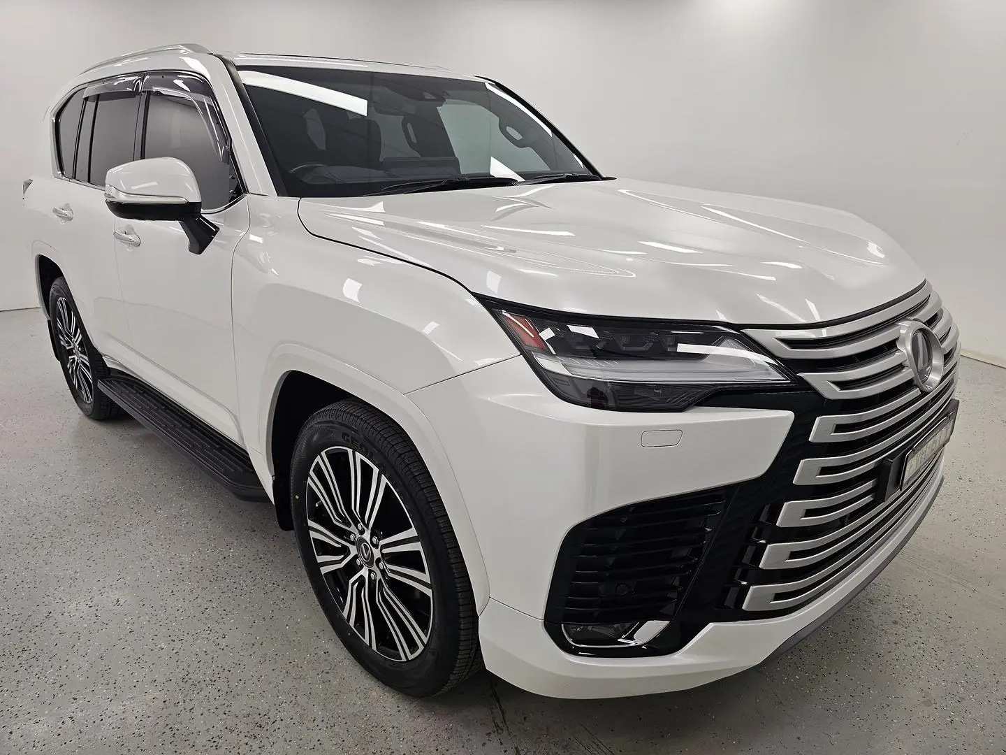 2023 Lexus LX Gallery Image 1