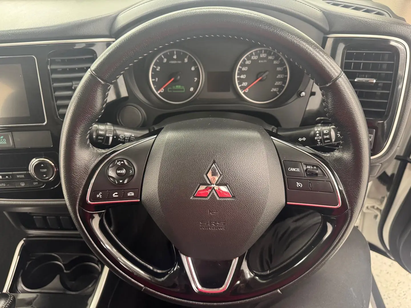 2018 Mitsubishi Outlander Gallery Image 20