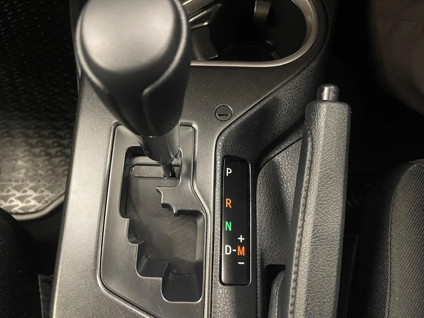 2018 Toyota RAV4 Gallery Image 28