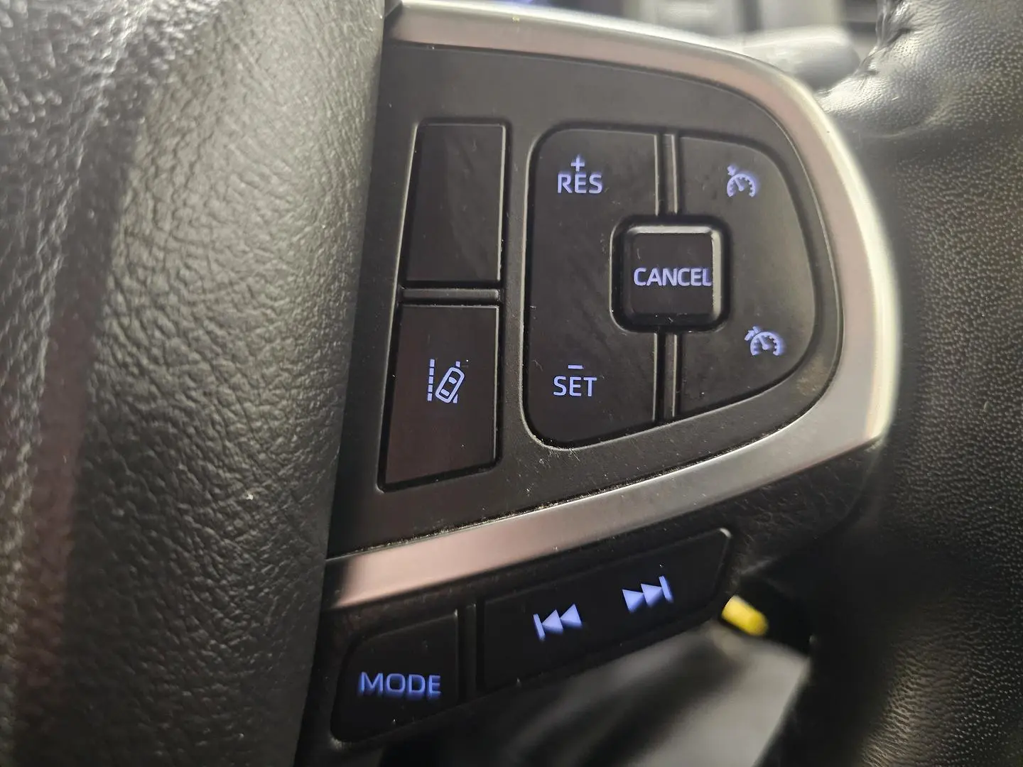 2022 Toyota Hiace Gallery Image 36