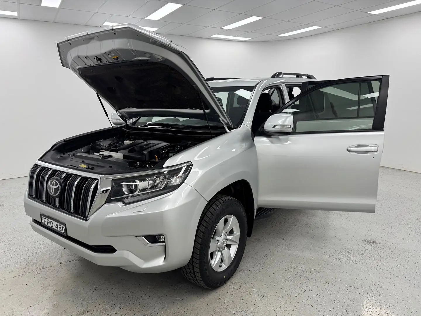 2021 Toyota Landcruiser Prado Gallery Image 11