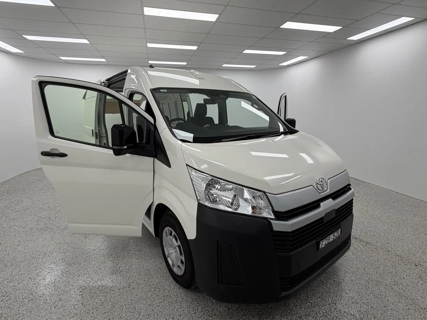 2025 Toyota Hiace Gallery Image 7