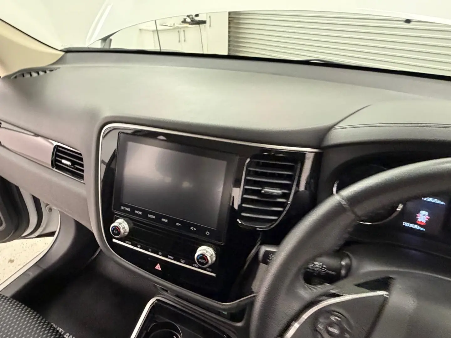 2020 Mitsubishi Outlander Gallery Image 19