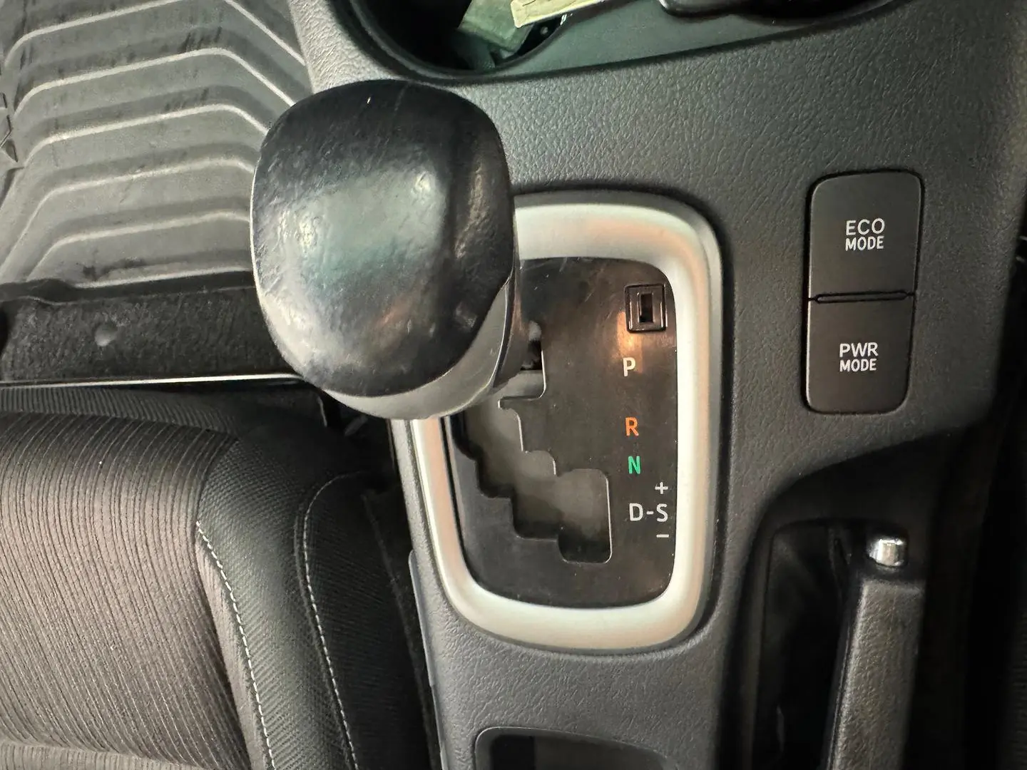 2017 Toyota Hilux Gallery Image 22