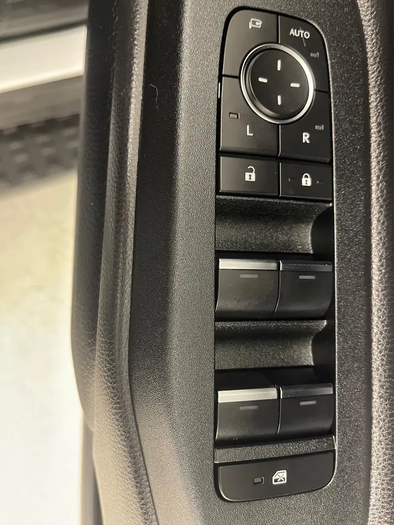 2024 Toyota Landcruiser Prado Gallery Image 22