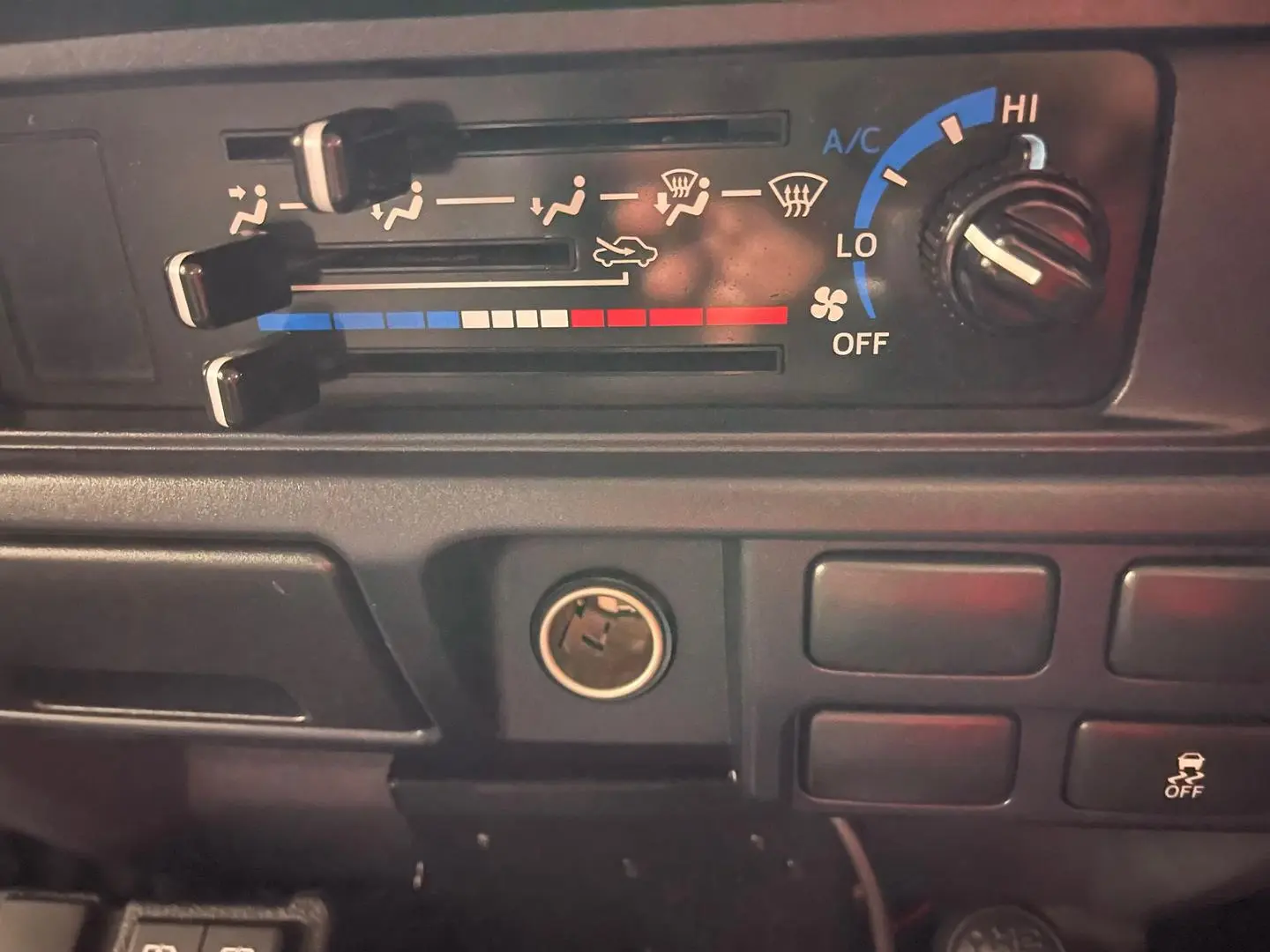 2023 Toyota Landcruiser Gallery Image 24