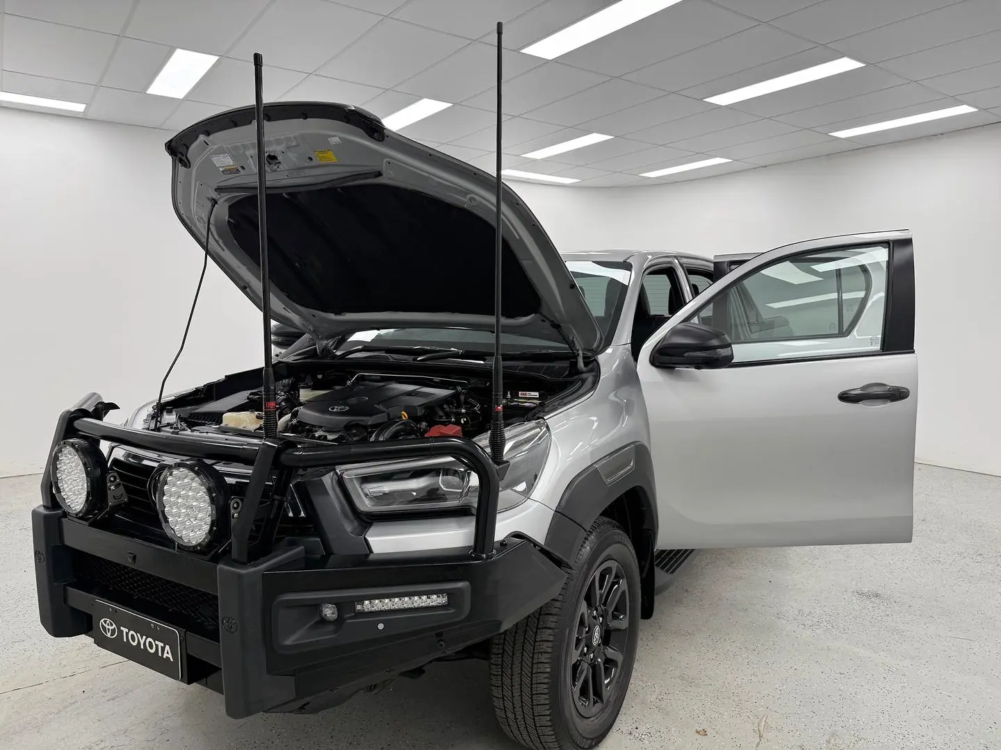 2022 Toyota Hilux Gallery Image 9