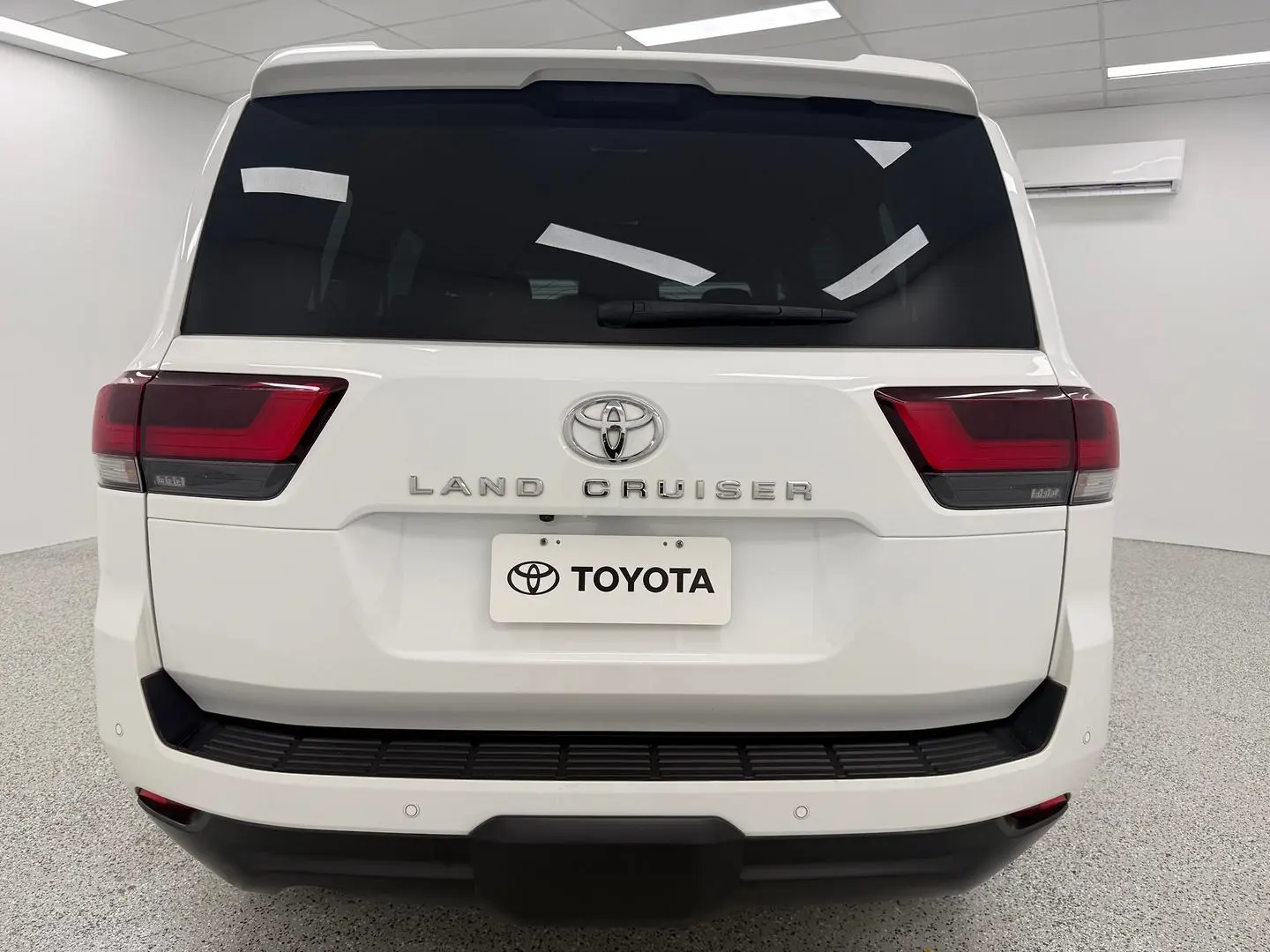 2024 Toyota Landcruiser Gallery Image 4