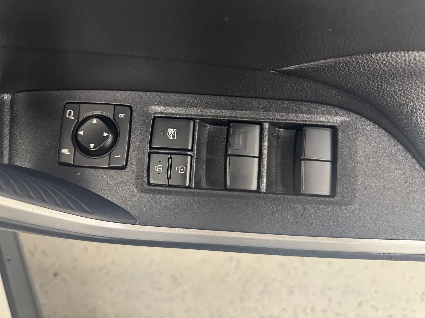2021 Toyota RAV4 Gallery Image 16